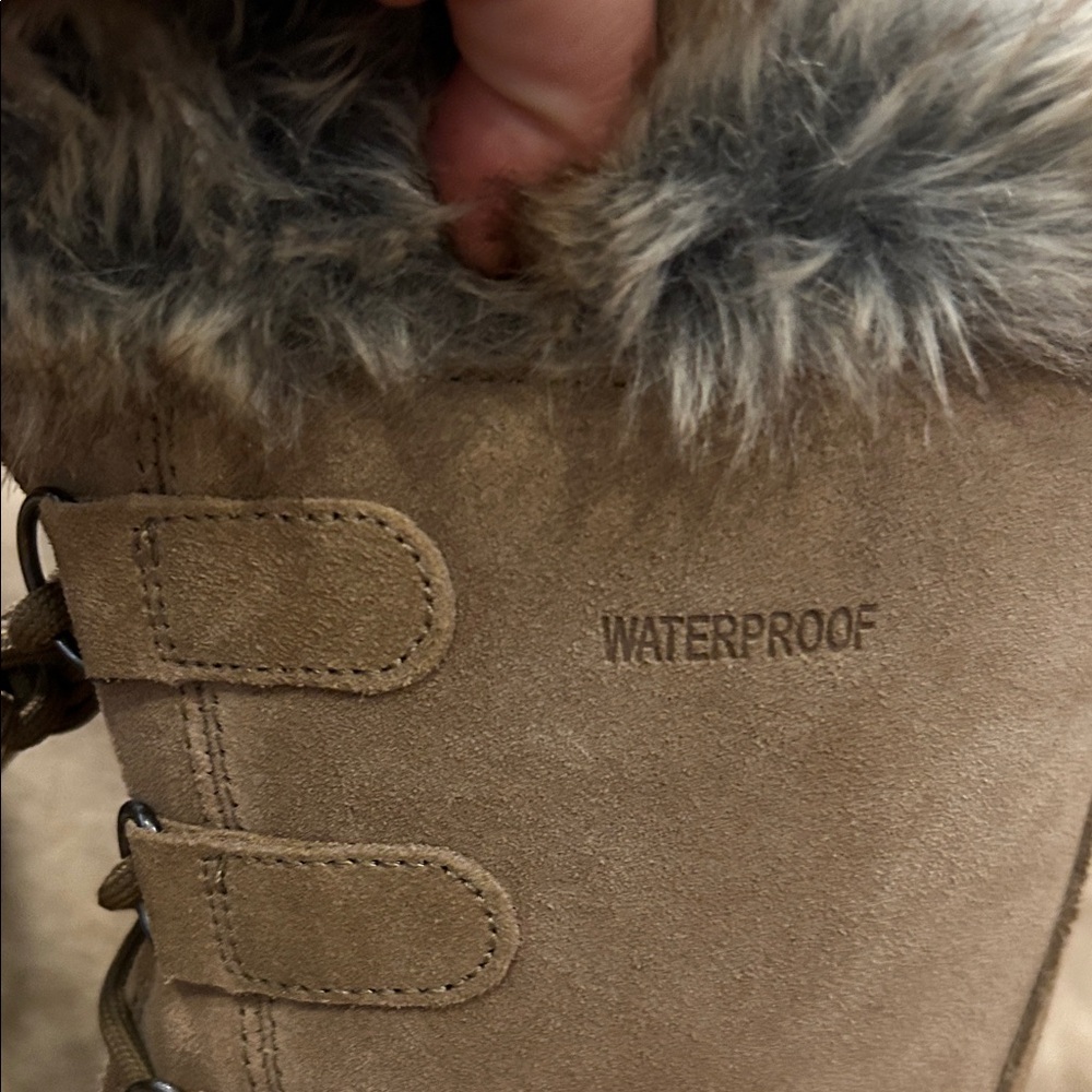 Northside Suede Tan and Black Winter Boots with Faux Fur - Picture 11 of 12